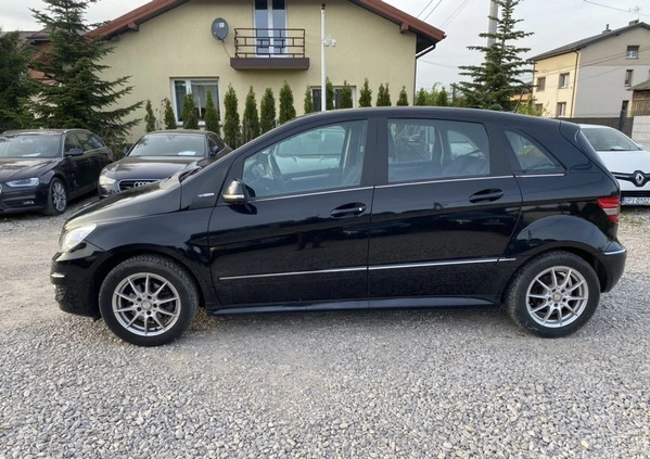 Mercedes-Benz Klasa B cena 25900 przebieg: 209000, rok produkcji 2011 z Kowal małe 436